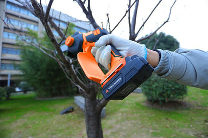 Yard Force Mini-Tronçonneuse à Main sans Fil 20V - LSC 13