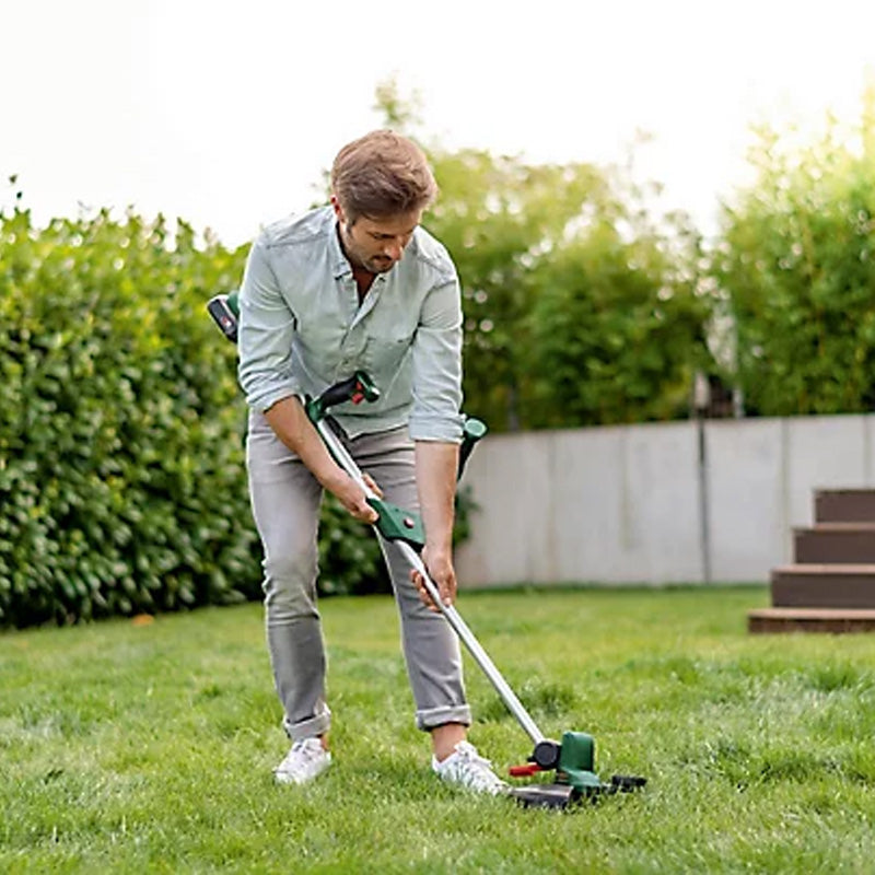 Coupe-bordures BOSCH UniversalGrassCut 18V-260 sans-fil avec 1 batterie 2,0Ah