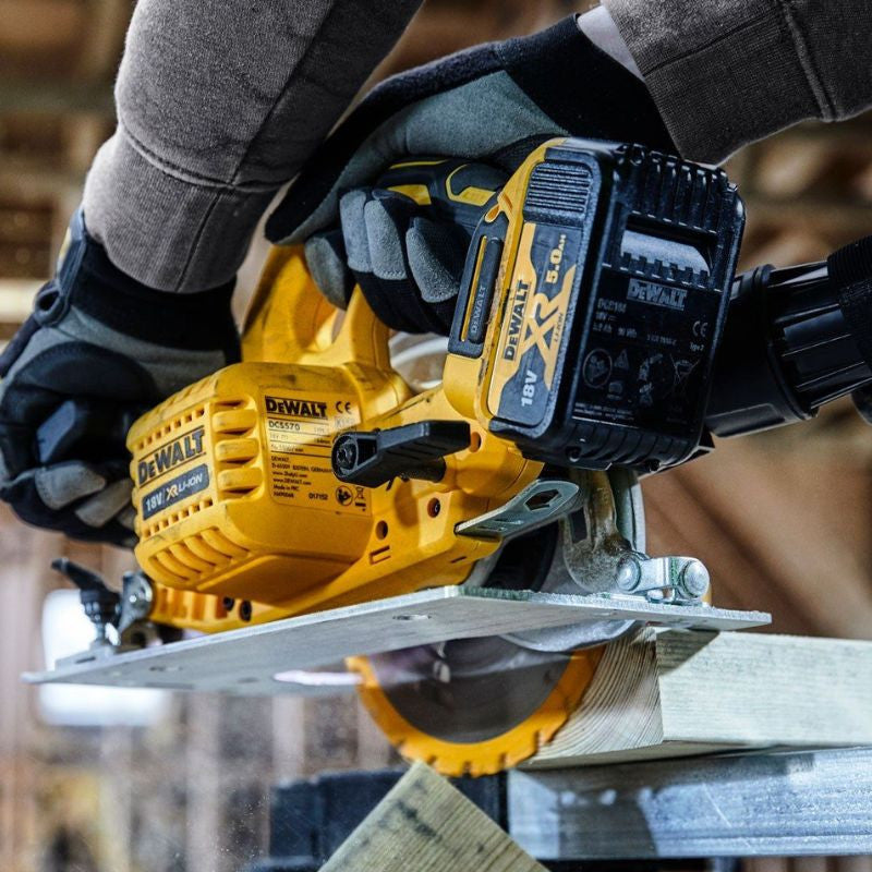 Scie circulaire Ø184mm 18V DEWALT DCS570N-XJ Brushless